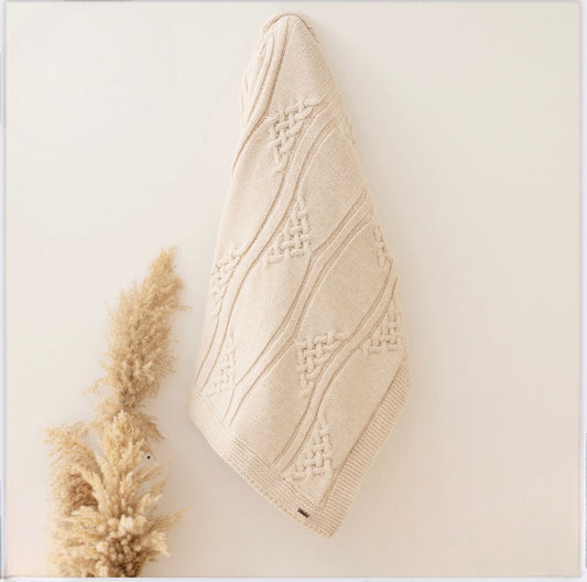 Patura groasa tricotata pentru bebelusi