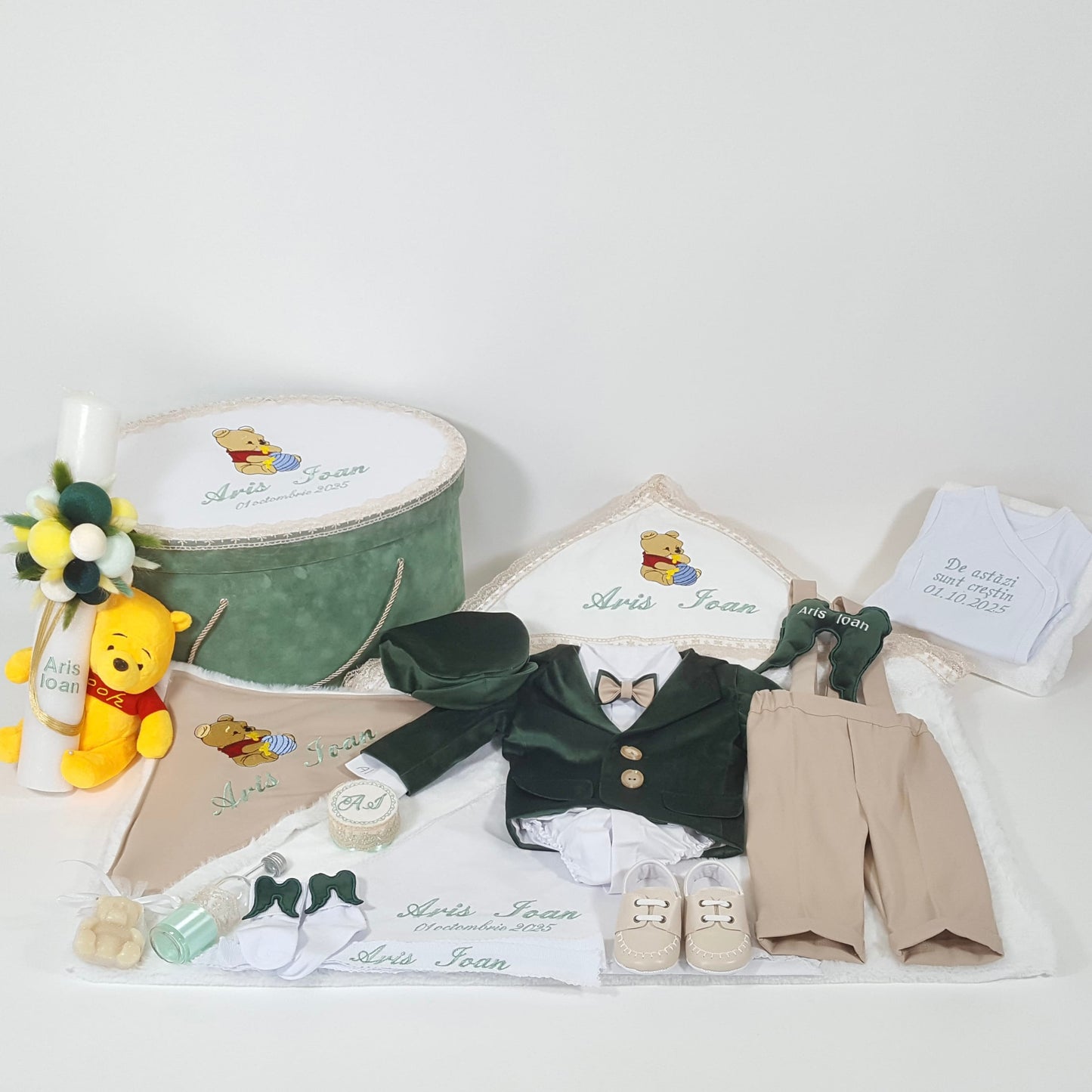 Trusou complet botez baietel cu Winnie the Pooh si costumas botez